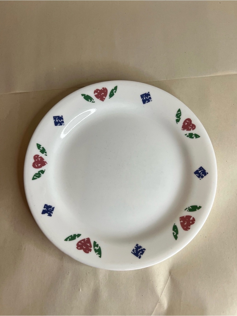 Vintage Corelle White Ceramic salad/ dessert Plate Quilt Heart pattern 1994
